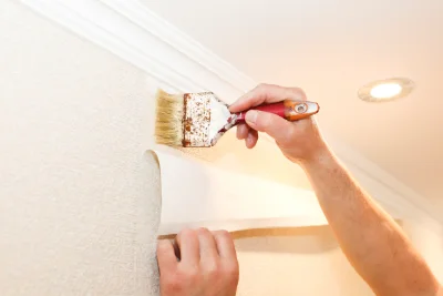 Pose de papier peint à Laparrouquial — revêtements muraux et toiles de verre